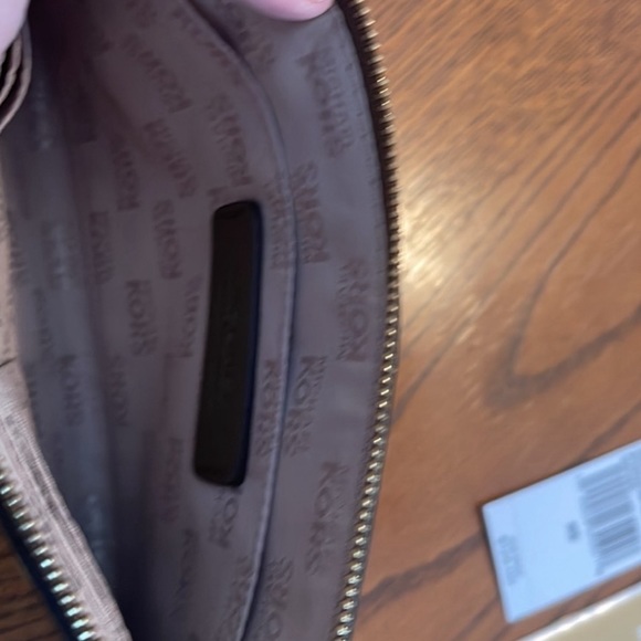 Michael Kors clutch - Picture 4 of 5